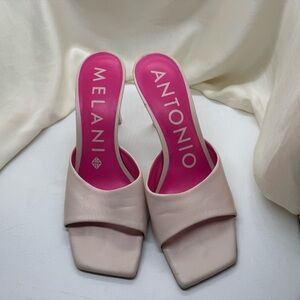 Antonio Melani Women's Cream Slide Sandals